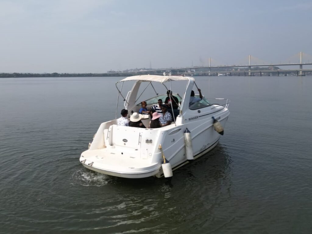 Rinker Cabin Cruiser Rental from 10000 per hour