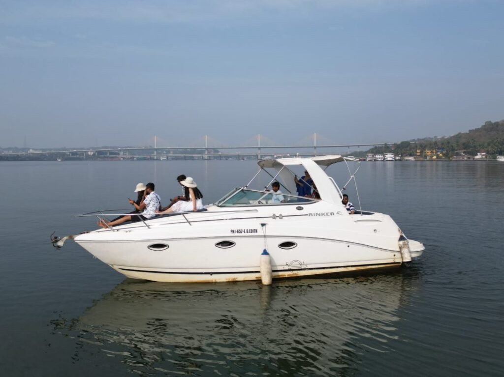 Rinker Cabin Cruiser Rental from 10000 per hour