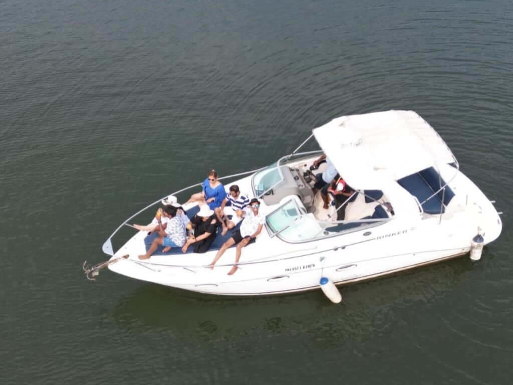 Rinker Cabin Cruiser Rental from 10000 per hour