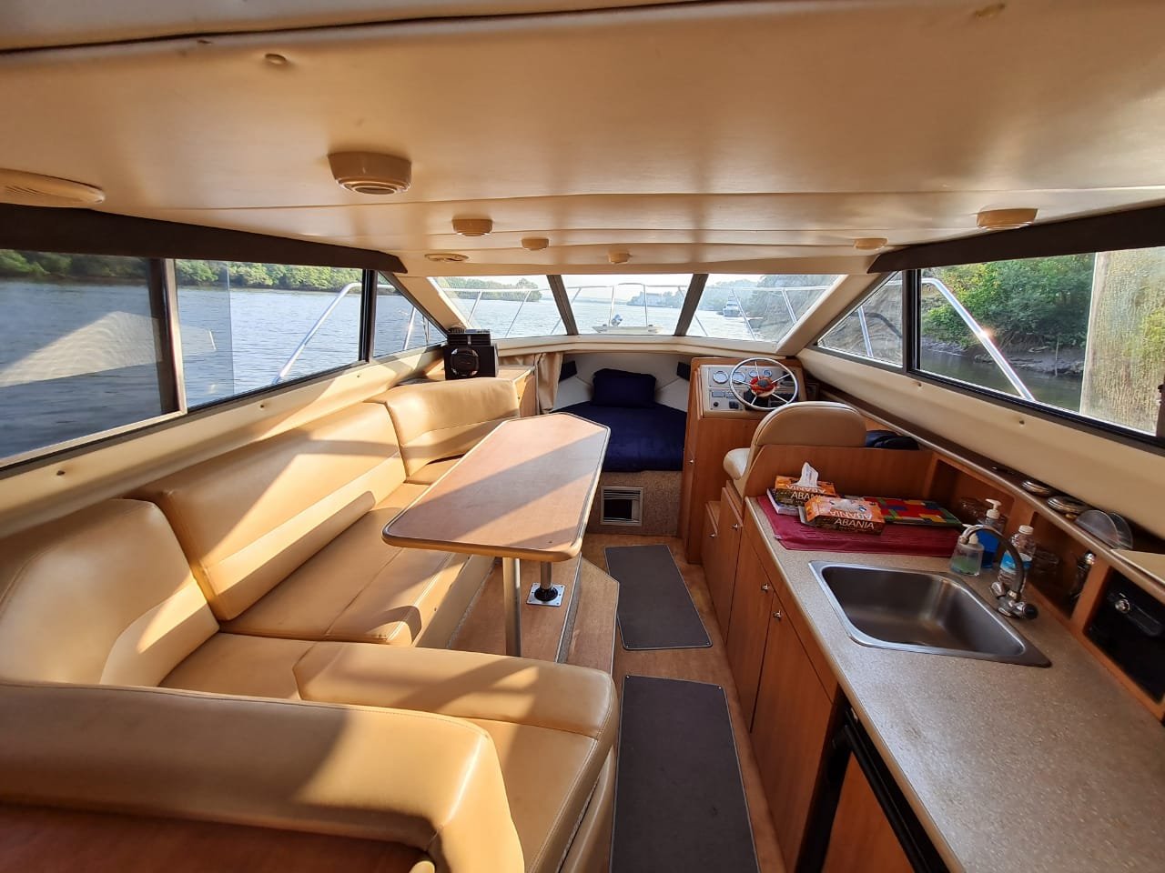 Bayliner 288 Cabin Cruiser Image 2