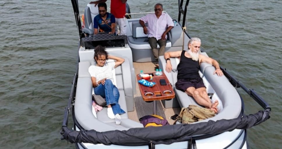 Mandovi Lounge Boat Image 2